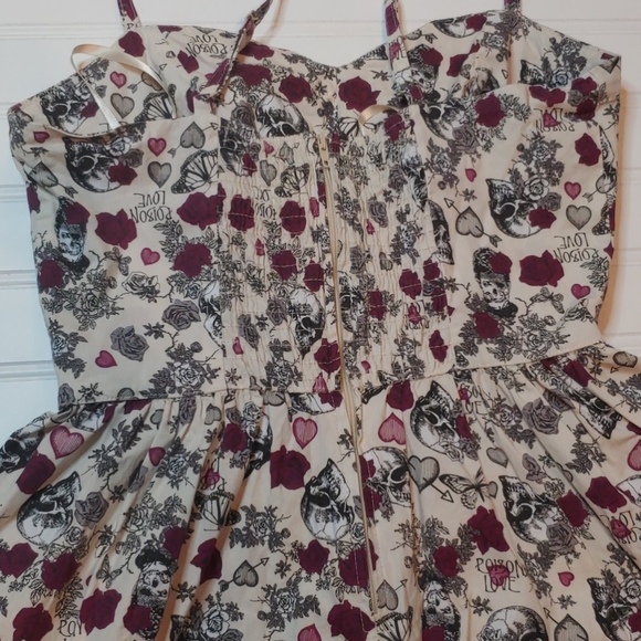 Hellbunny Poison Love Floral Dress w/POCKETS! - Picture 4 of 5